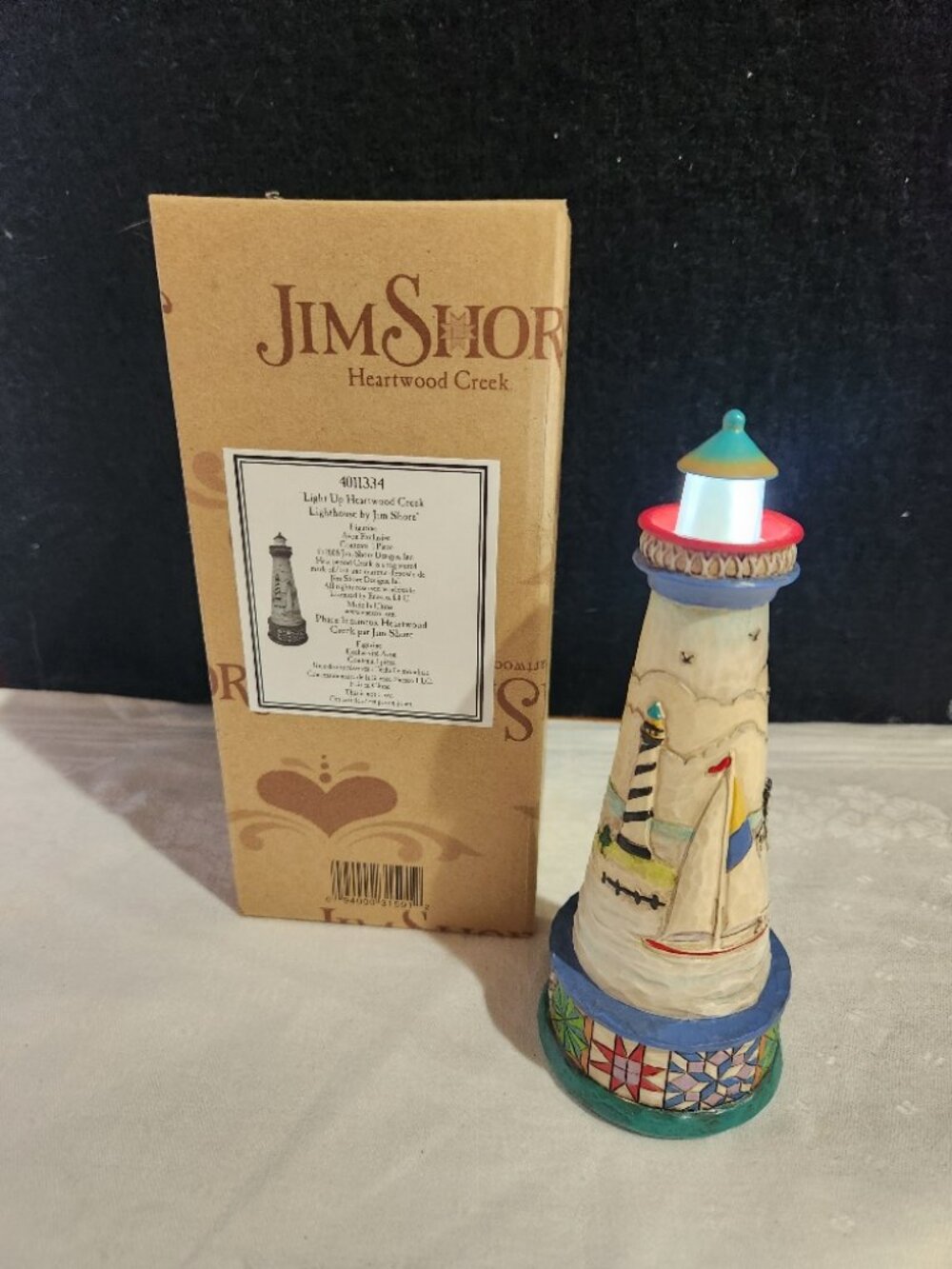 Jim Shore "Light Up Heartwood Creek Lighthouse" Figurine - Picture 3 of 8